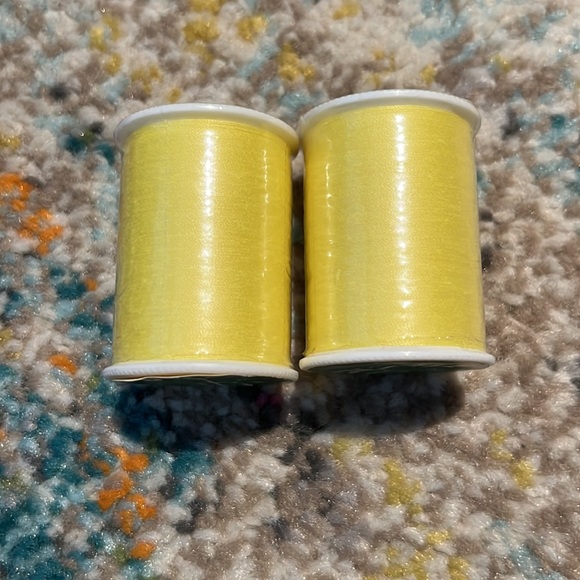 Sewing accessories 🧵 🪡 thread, trim, hooks - Picture 3 of 9